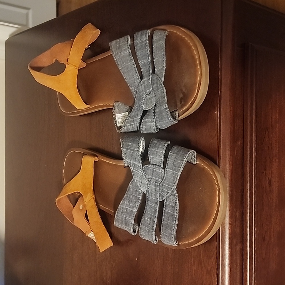 Toms sandals